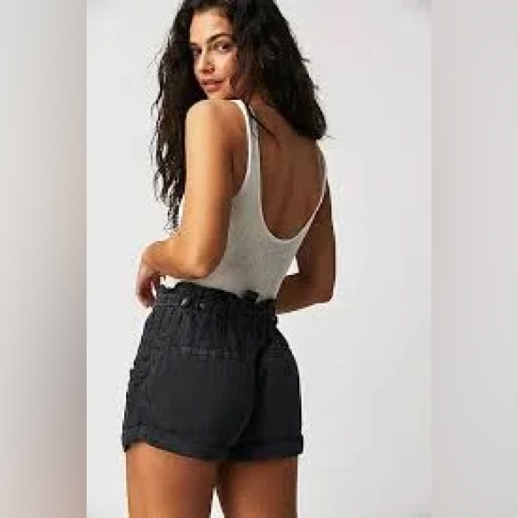 Free People Topanga Cuff Short in Washed Black. NWT size small. - Picture 3 of 7